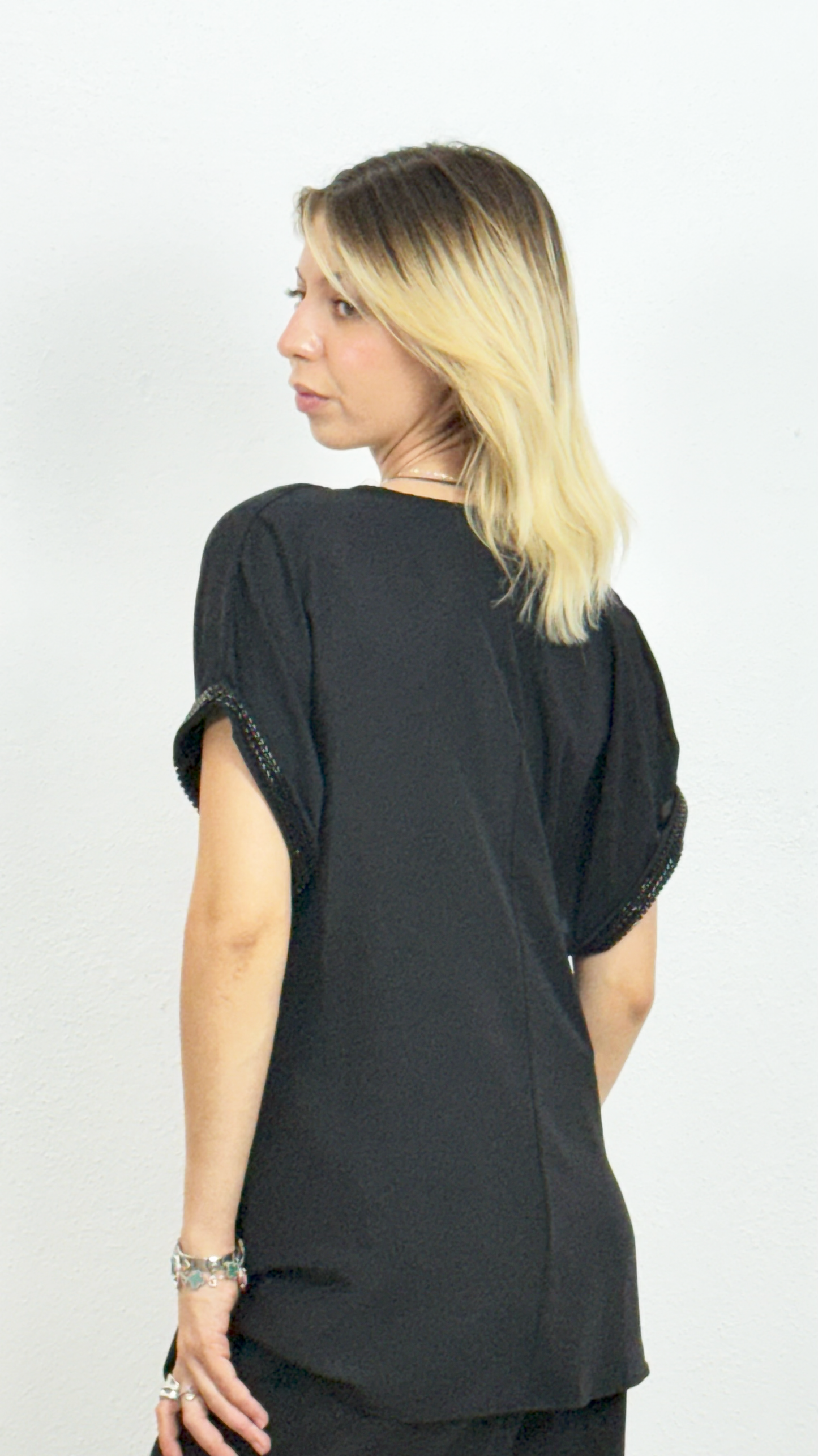 Degaje Yaka Kolları Taş Detaylı Bluz