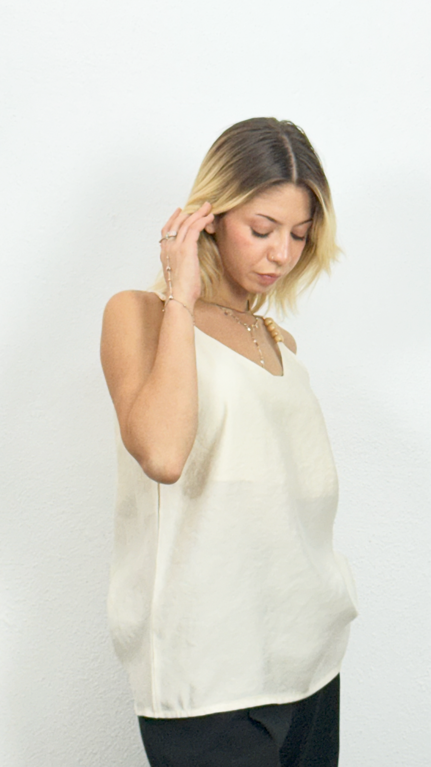 Boncuk Detaylı Bluz