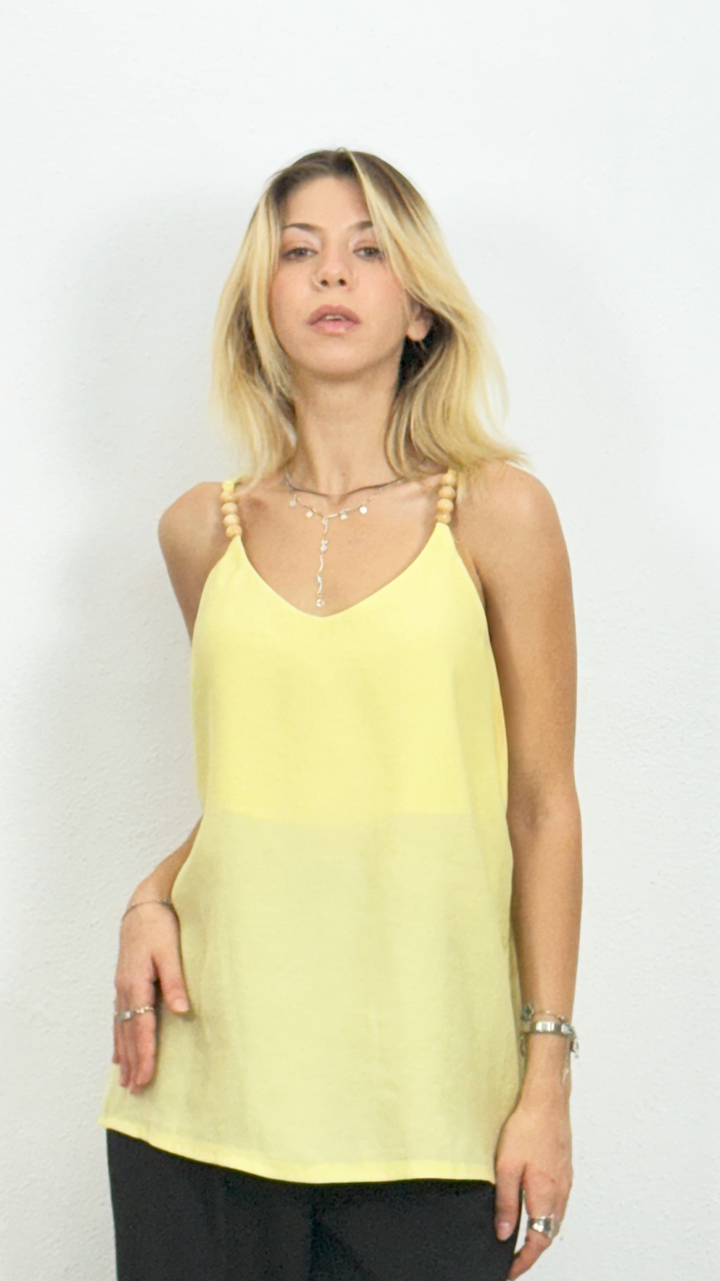 Boncuk Detaylı Bluz