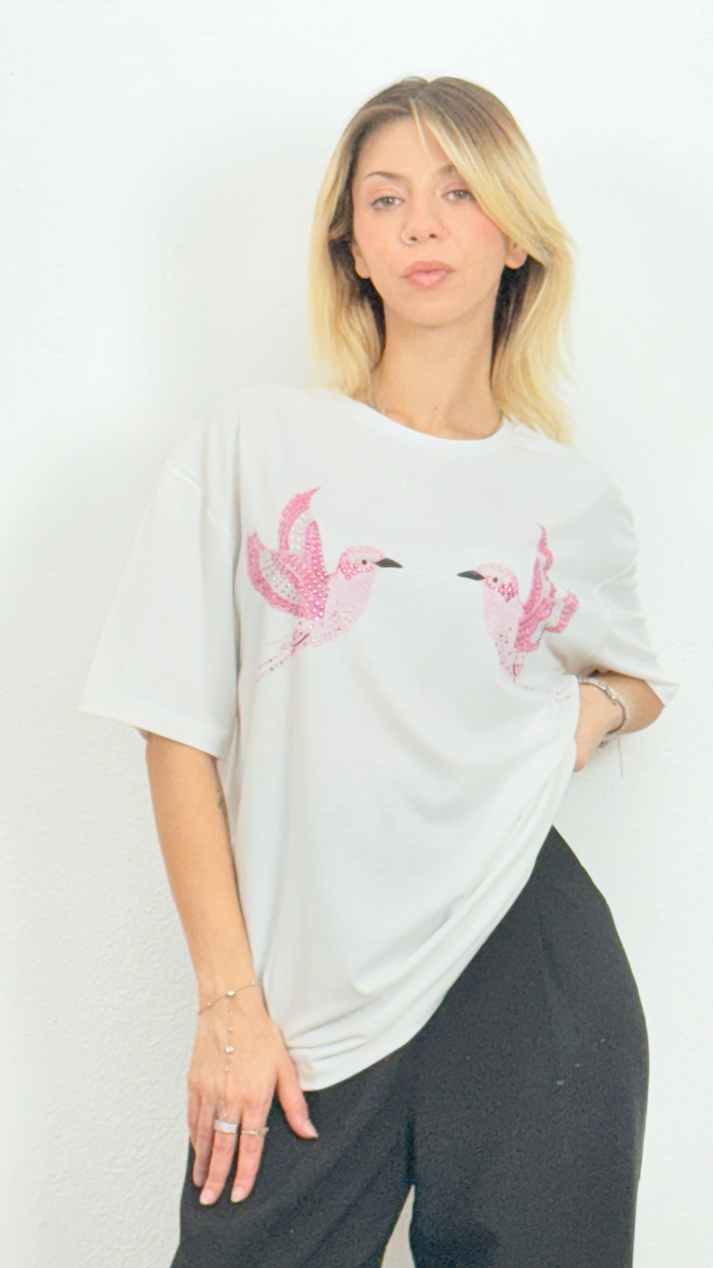 Kuş ve Taş Detaylı T-Shirt