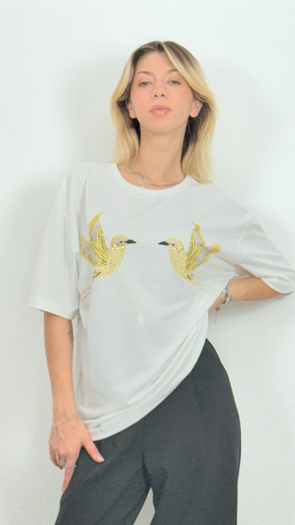 Kuş ve Taş Detaylı T-Shirt