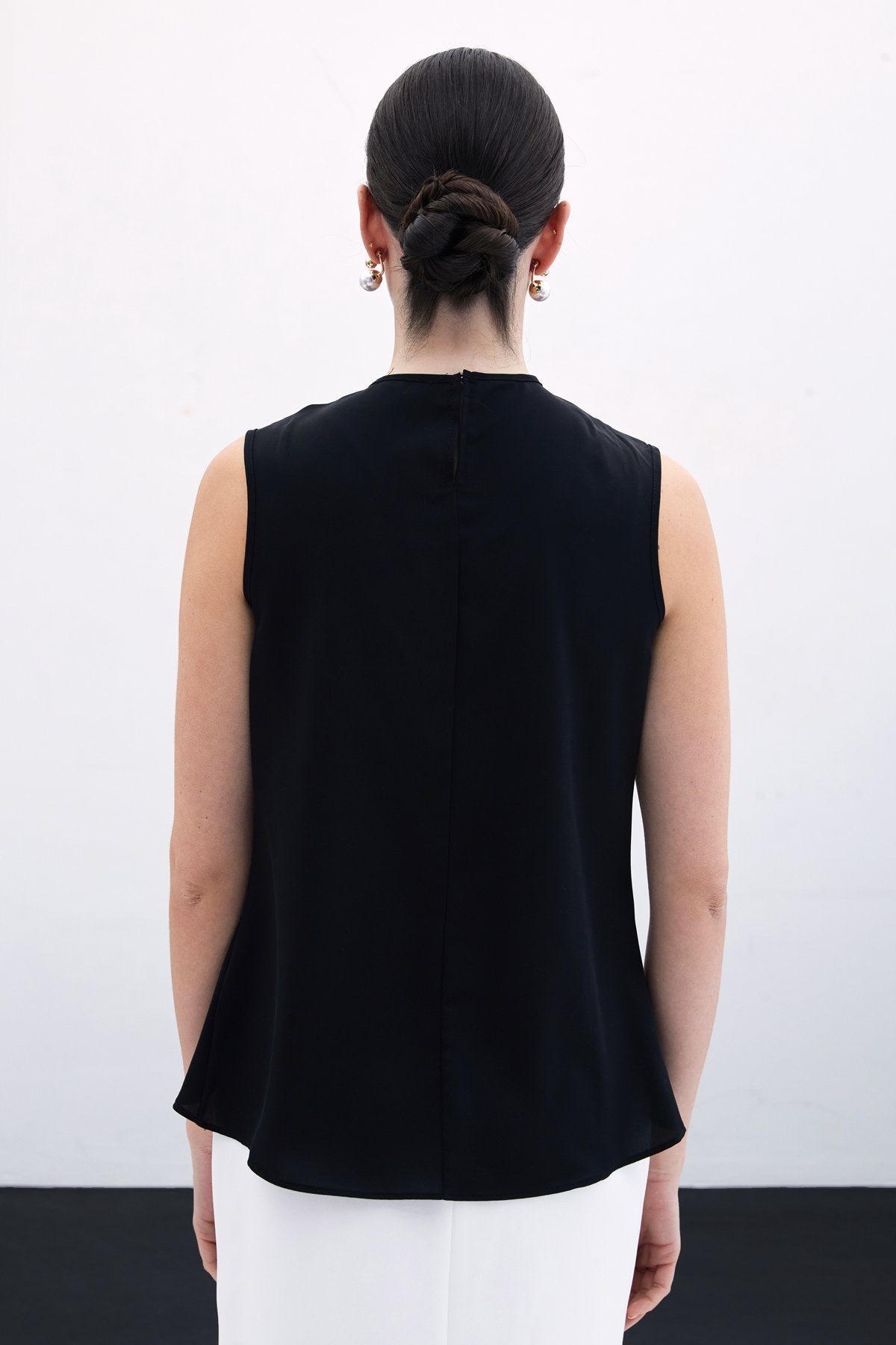 Degaje Yaka Kolsuz Bluz - Siyah